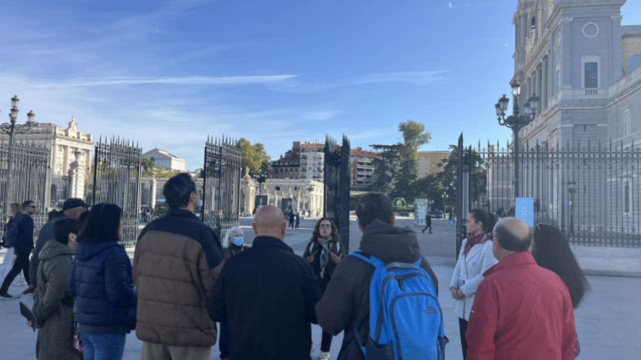 El agua y la configuración del espacio urbano: de la cornisa a la vega del río 