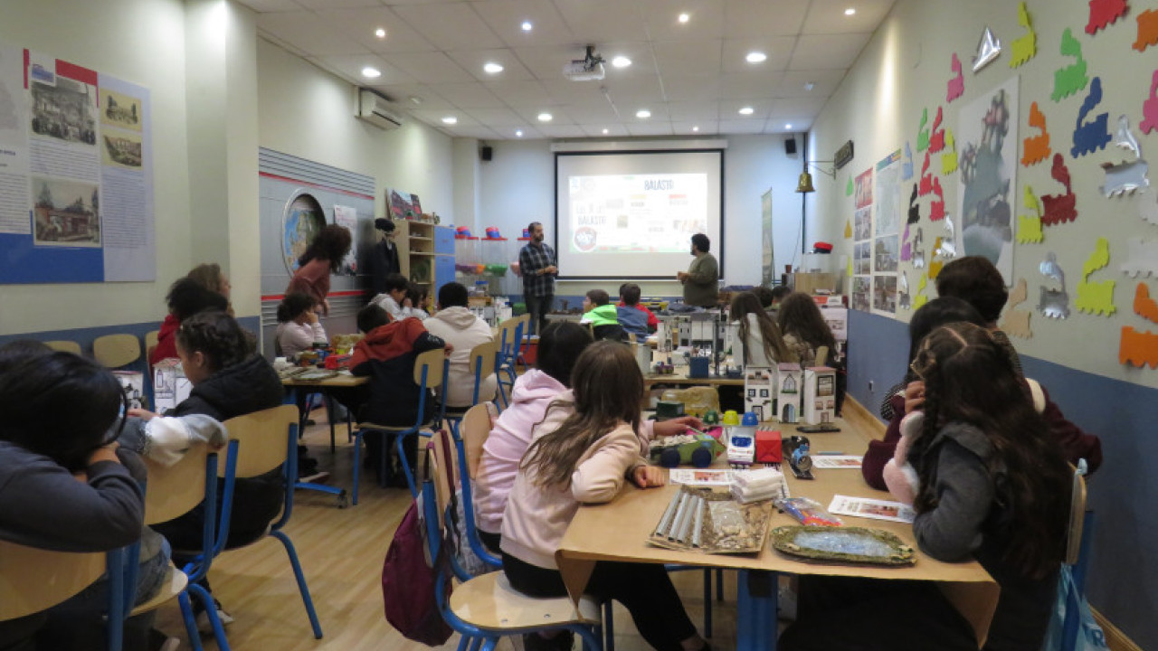 Alumnado participante en la actividad desarrollada en el Aula Talgo