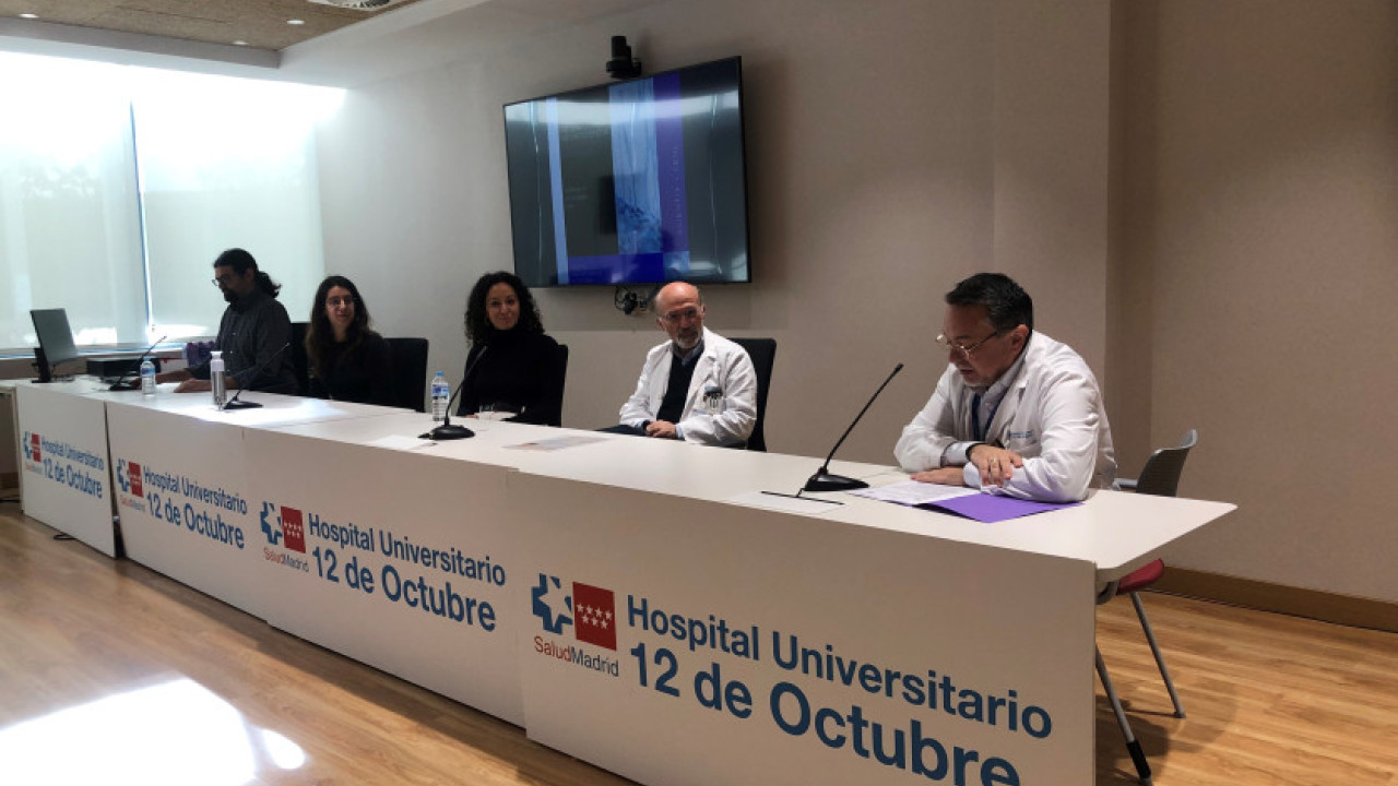 Presentación de la mesa por el Dr. A. D Pérez, Director del Instituto Clínico de Neurociencias del Hospital 12 de Octubre