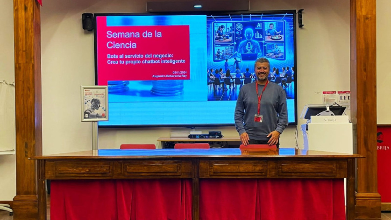 Taller "Bots al servicio del negocio, crea tu propio chatbot inteligente" por Alejandro Echeverría